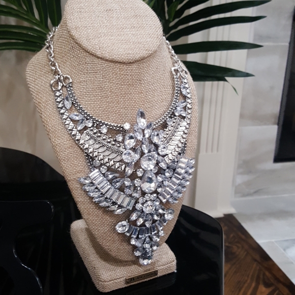 Jewelry - Statement Necklace
